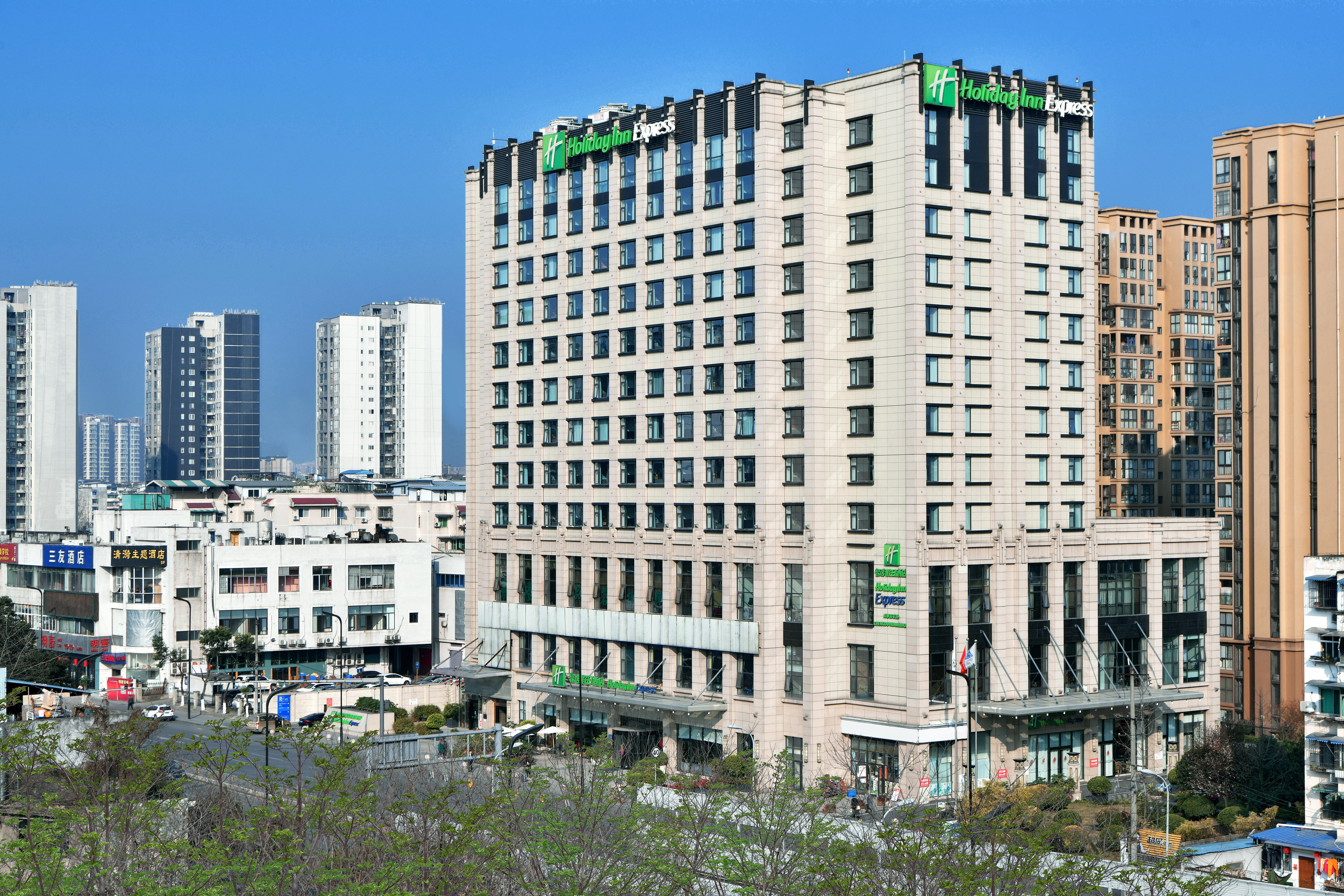 Holiday Inn Express Chengdu Huanhuaxi By Ihg-Near Jinsha Site Musem,Near Wuhou Temple Museum,Welcome Drinks,Free Gym,Free Self-Service Laundry Exterior foto