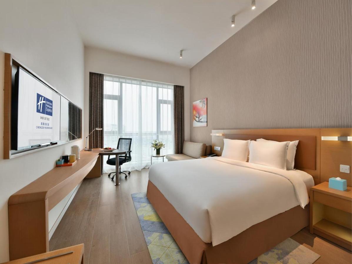 Holiday Inn Express Chengdu Huanhuaxi By Ihg-Near Jinsha Site Musem,Near Wuhou Temple Museum,Welcome Drinks,Free Gym,Free Self-Service Laundry Exterior foto